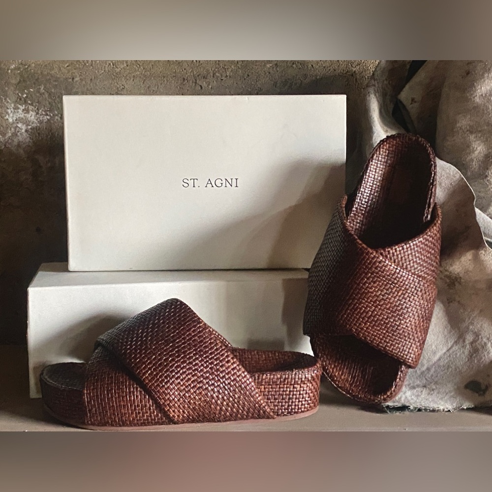 Size 42 ST. AGNI  Brown flat form sandal